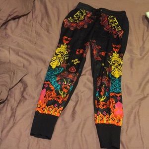 Silk patterned pant by Bebe